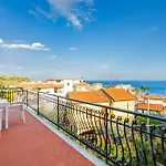 Antonia House * Ачи Костелло