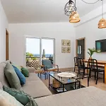 Antonia House Апартаменты Ачи Костелло